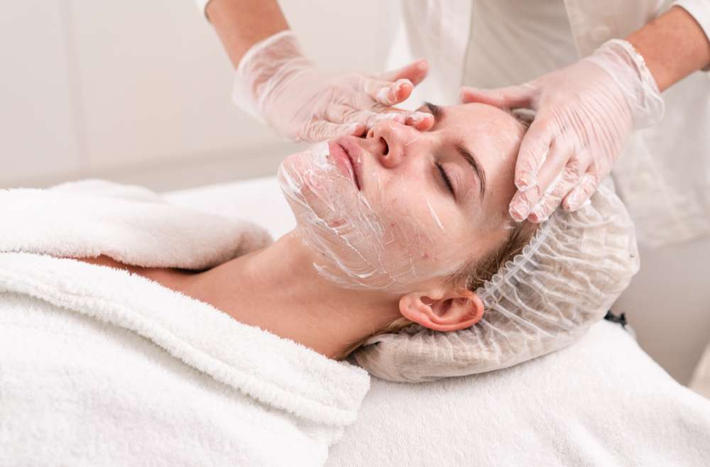 Best Acne Treatment Solutions for Teen and Adult Acne Breakouts